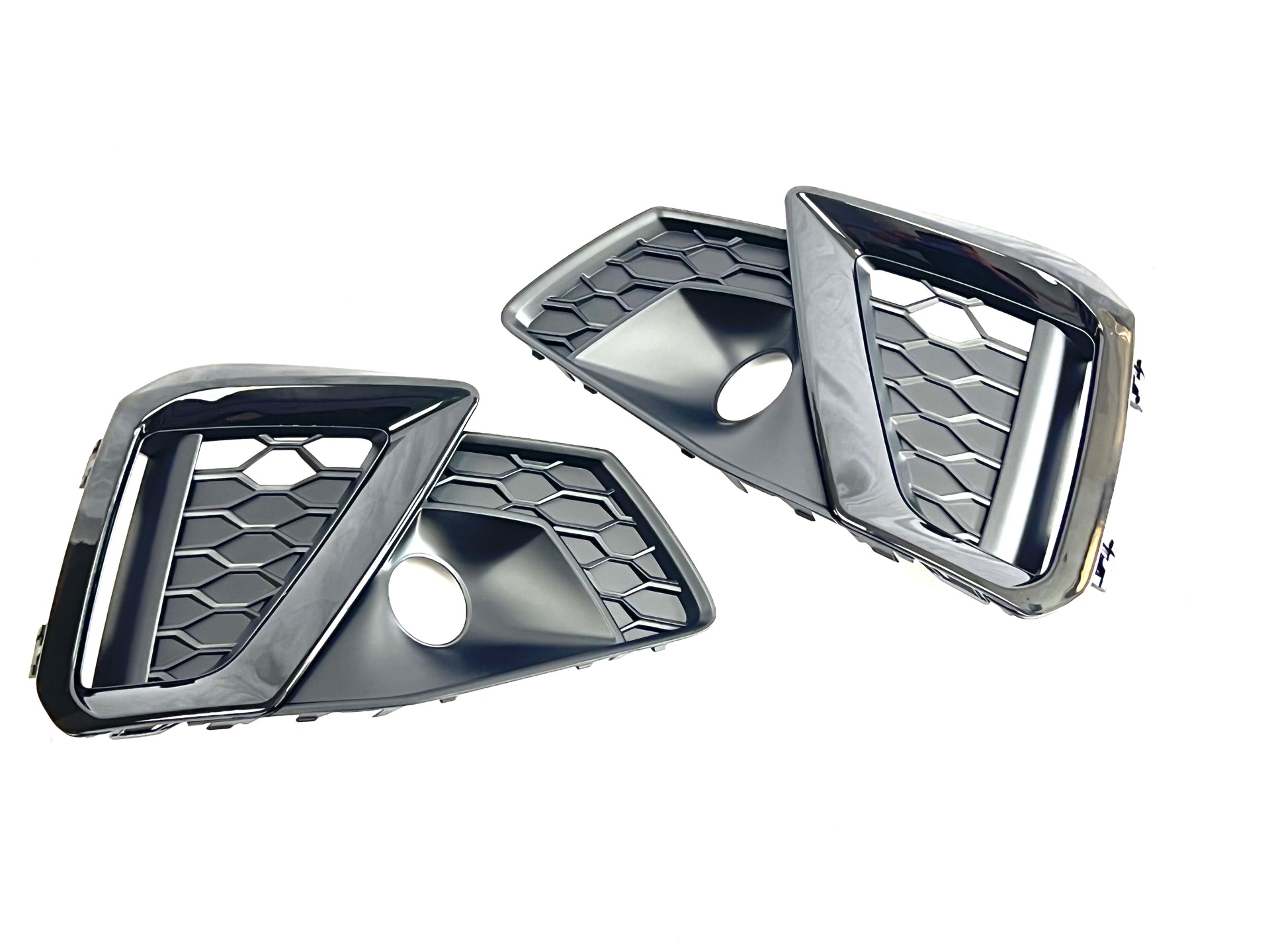 RS4 STYLE FOG LIGHTS COVER for AUDI A4 B9.5 2020+

Set includes:

Fog Lights Cover

Material: ABS+PP Plastic

NOTE: Professional installation is required