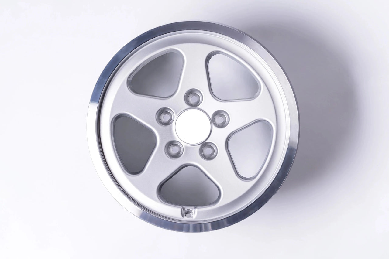 RUF FELGEN R3030036010  We manufacture premium quality forged wheels rims for   PORSCHE 911 I 901 1965 - 1969 F-Mod in any design, size, color.  Wheels size:   Front 17 x 9 ET 17.7  Rear 17 x 10 ET 5  PCD: 5 x 130  CB: 71.6  Forged wheels can be produced in any wheel specs by your inquiries and we can provide our specs 