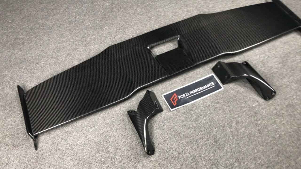 DRY CARBON FIBER REAR SPOILER for LAMBORGHINI HURACAN