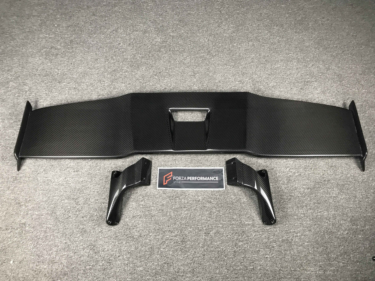 DRY CARBON FIBER REAR SPOILER for LAMBORGHINI HURACAN