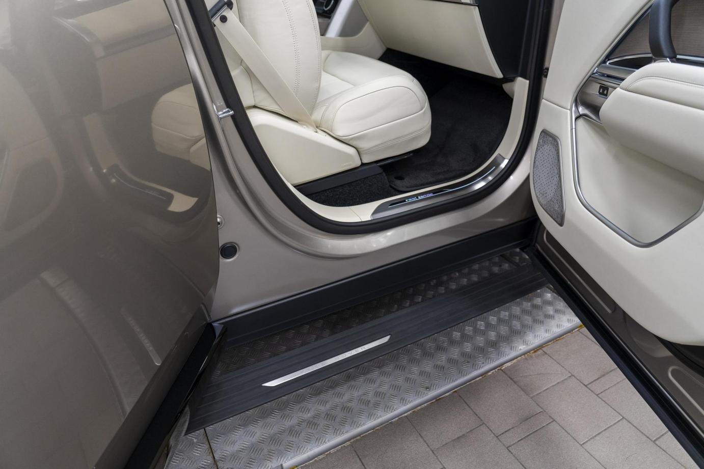 Deployable Side Step Kit SIDE STEP ELECTRIC DEPLOYABLE RUNNING BOADRS POWER FOR NEW LAND ROVER ...
