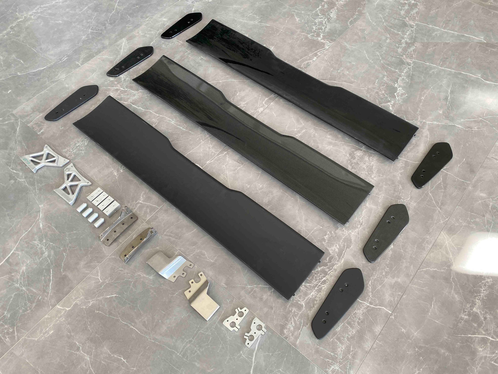 REAR SPOILER FOR BMW M3 F80 2014 - 2018 / M4 F82 2014 - 2020  Set include:  Carbon Spoiler Material: Carbon Fiber  Note: Professional installation is required