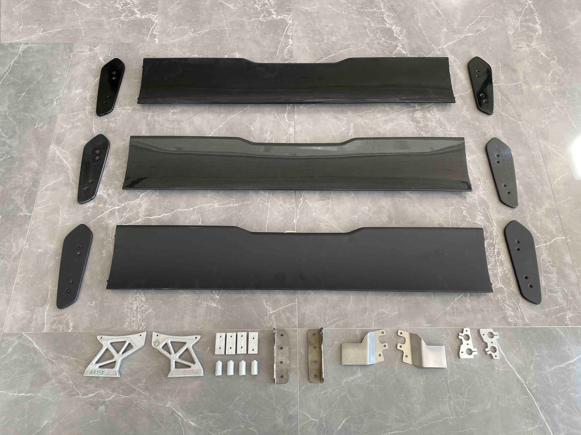 REAR SPOILER FOR BMW M3 F80 2014 - 2018 / M4 F82 2014 - 2020  Set include:  Carbon Spoiler Material: Carbon Fiber  Note: Professional installation is required