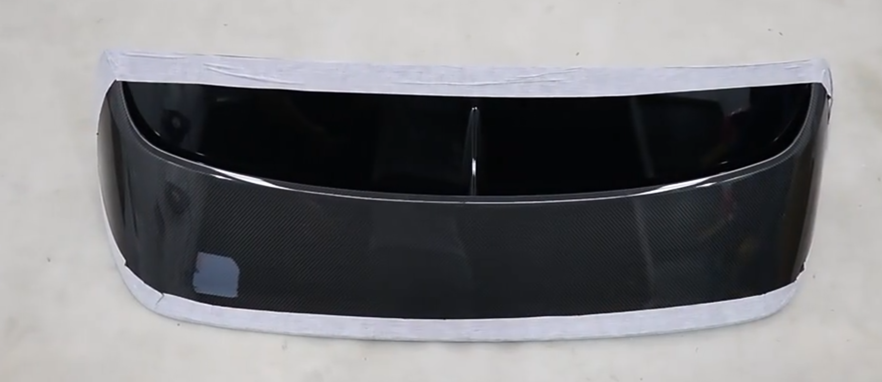 CARBON BODY KIT for BENTLEY BENTAYGA 2020+  Set includes:  Front Lip Side Skirts Rear Diffuser Spoiler