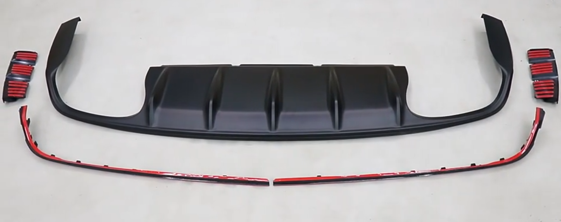 CARBON BODY KIT for BENTLEY BENTAYGA 2020+  Set includes:  Front Lip Side Skirts Rear Diffuser Spoiler