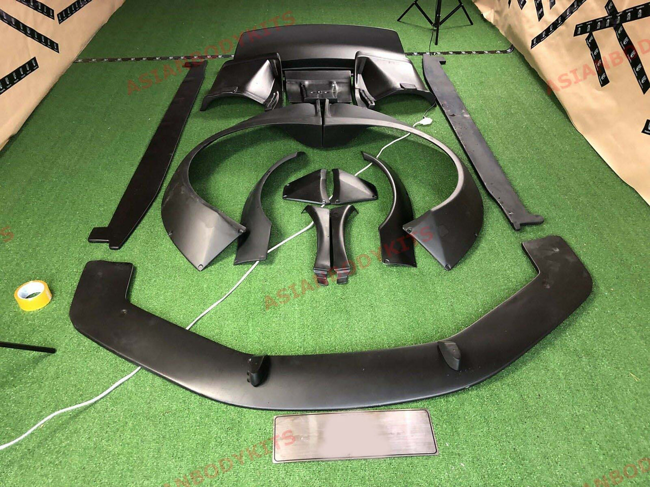 LB STYLE WIDE BODY KIT FOR AUDI R8 TYPE 42 2007 - 2015