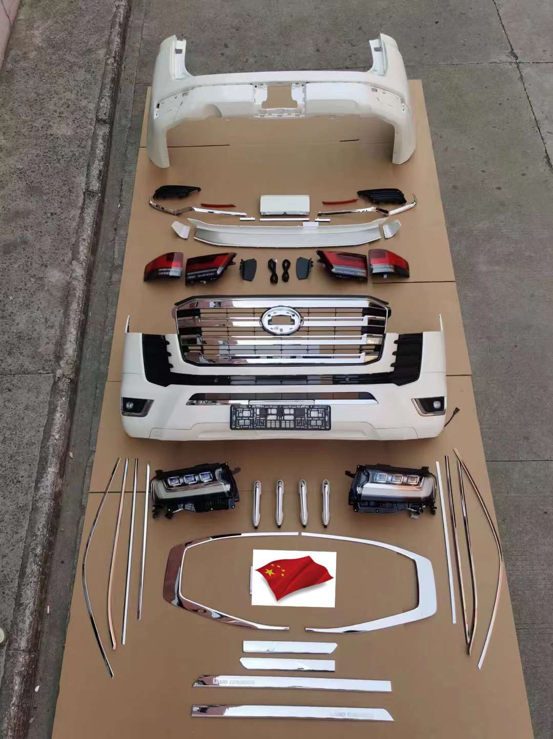 Conversion Body Kit For Toyota Land Cruiser LC 300 low level to high level 2021+  Set include:   Front Bumper Rear Bumper Contact us for pricing  Material: FRP fiberglass