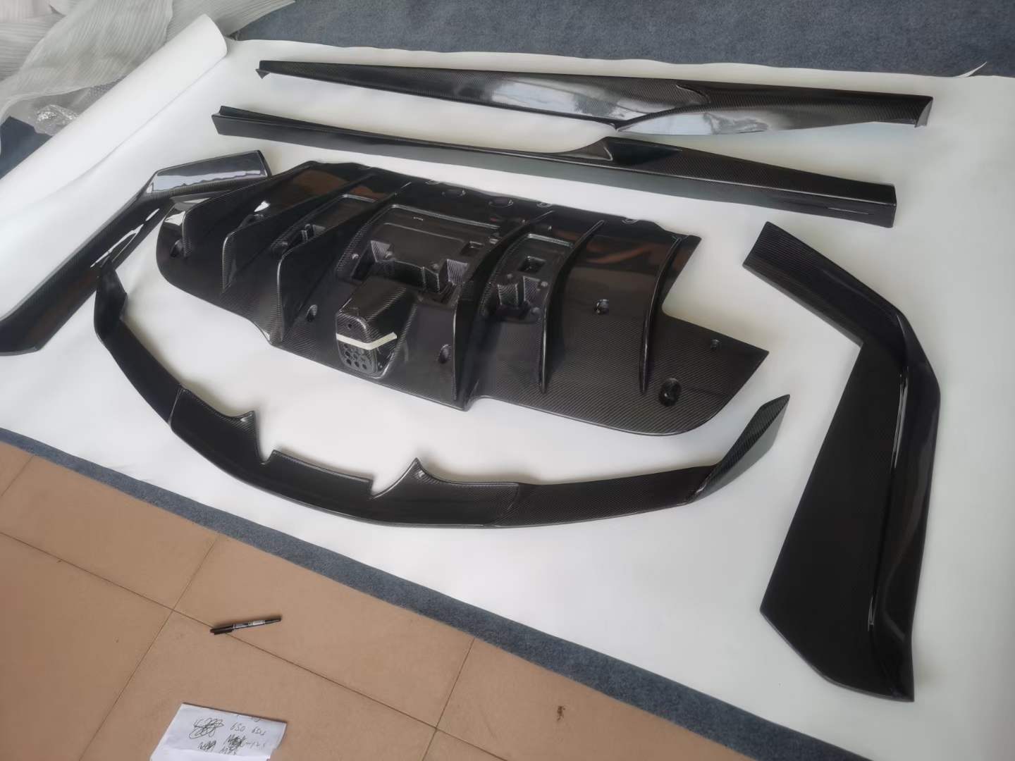 DRY Carbon Fiber Bodykit for:  Ferrari 488 GTB and Spider 2015+