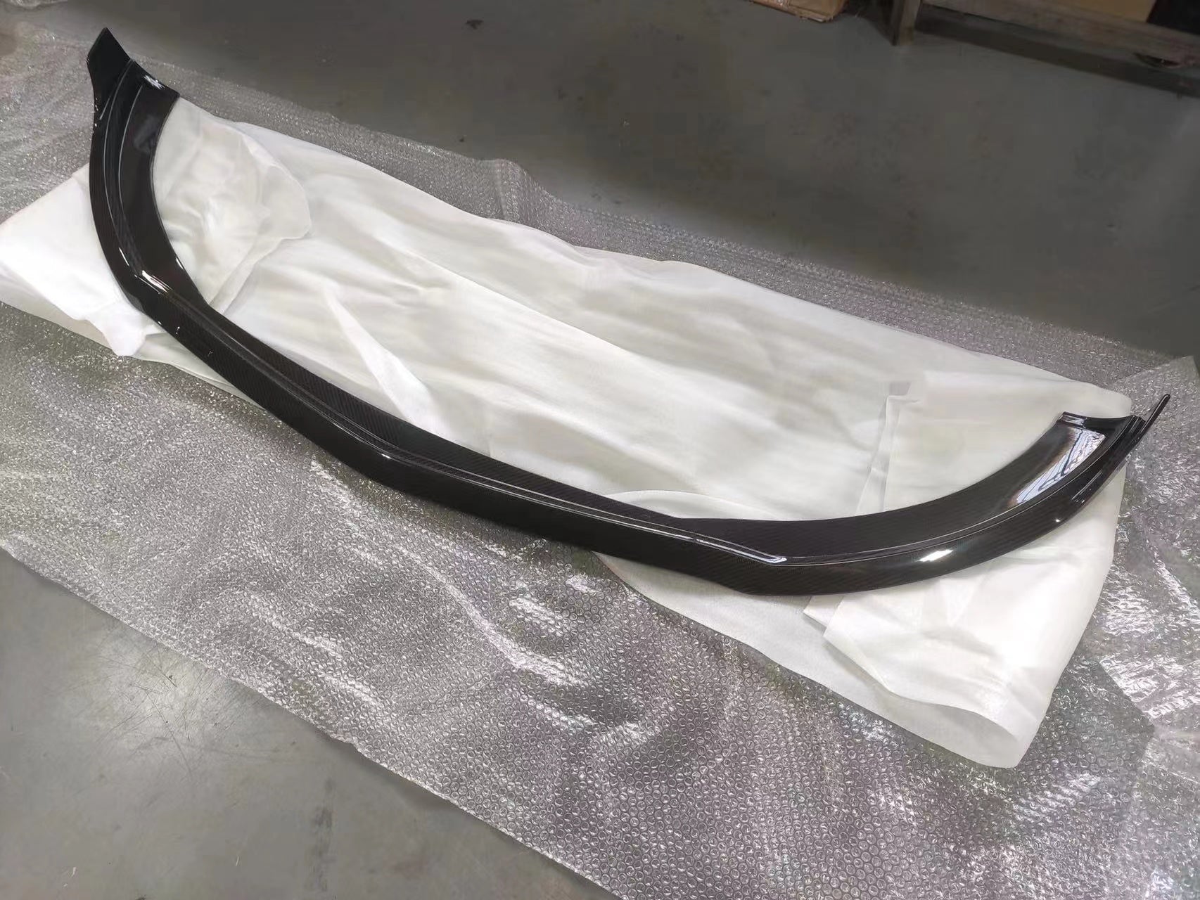 DRY CARBON BODY KIT for MERCEDES BENZ S CLASS AMG W223 2020+  Set includes:  Front Lip with LED Trunk Spoiler Rear Diffuser Air Vents