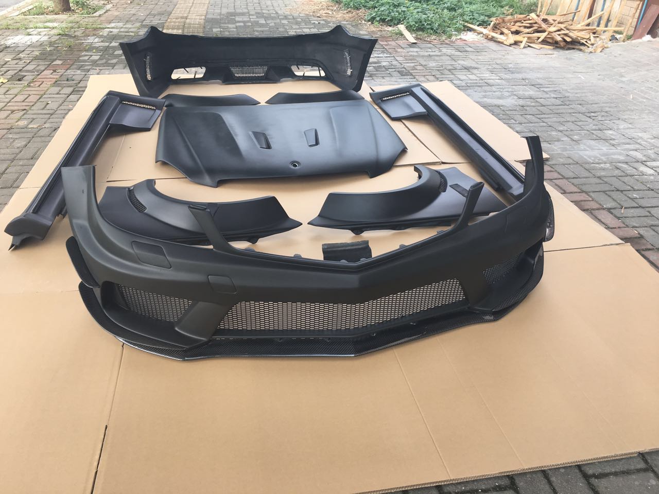 C63 BLACK SERIES STYLE BODY KIT for MERCEDES-BENZ C-CLASS C63 W204  Set includes:  Front Bumper Rear Bumper Hood | Bonnet Front Fenders Rear Fenders Side Skirts