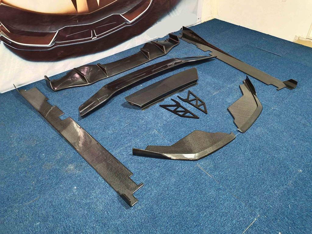 CARBON BODY KIT for LAMBORGHINI HURACAN LP 610 2013 - 2018

Set includes:

Front Splitters
Side Skirts
Rear Diffuser
Wing Spoiler

Material: Carbon

NOTE: Professional installation is required 

Payment ►
Visa

Mastercard

PayPal with a credit card (add 4.4% at checkout)
Payoneer
Cryptocurrency
Shipment ►
By express DHL/UPS/TNT/FedEx
To the local international airport
Special line by air
Special line by the sea
To Europe and the UK by train

Please let us know which shipping option you prefer.