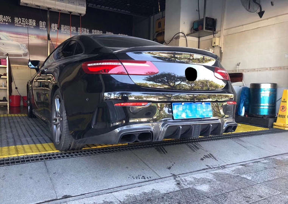 CARBON BODY KIT for MERCEDES-BENZ C-CLASS C238 C63 E63 2018+



Set includes:

Front Lip
Side Skirts
Rear Diffuser
Exhaust Tips

Material: Carbon Fiber&nbsp;

NOTE: Professional installation is required

Contact us for pricing