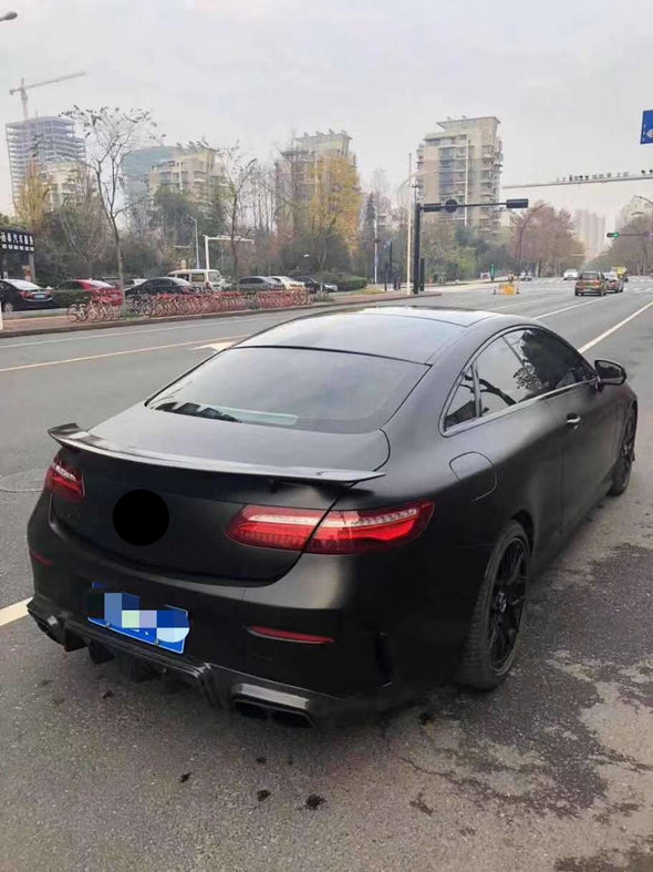 CARBON BODY KIT for MERCEDES-BENZ C-CLASS C238 C63 E63 2018+



Set includes:

Front Lip
Side Skirts
Rear Diffuser
Exhaust Tips

Material: Carbon Fiber&nbsp;

NOTE: Professional installation is required

Contact us for pricing