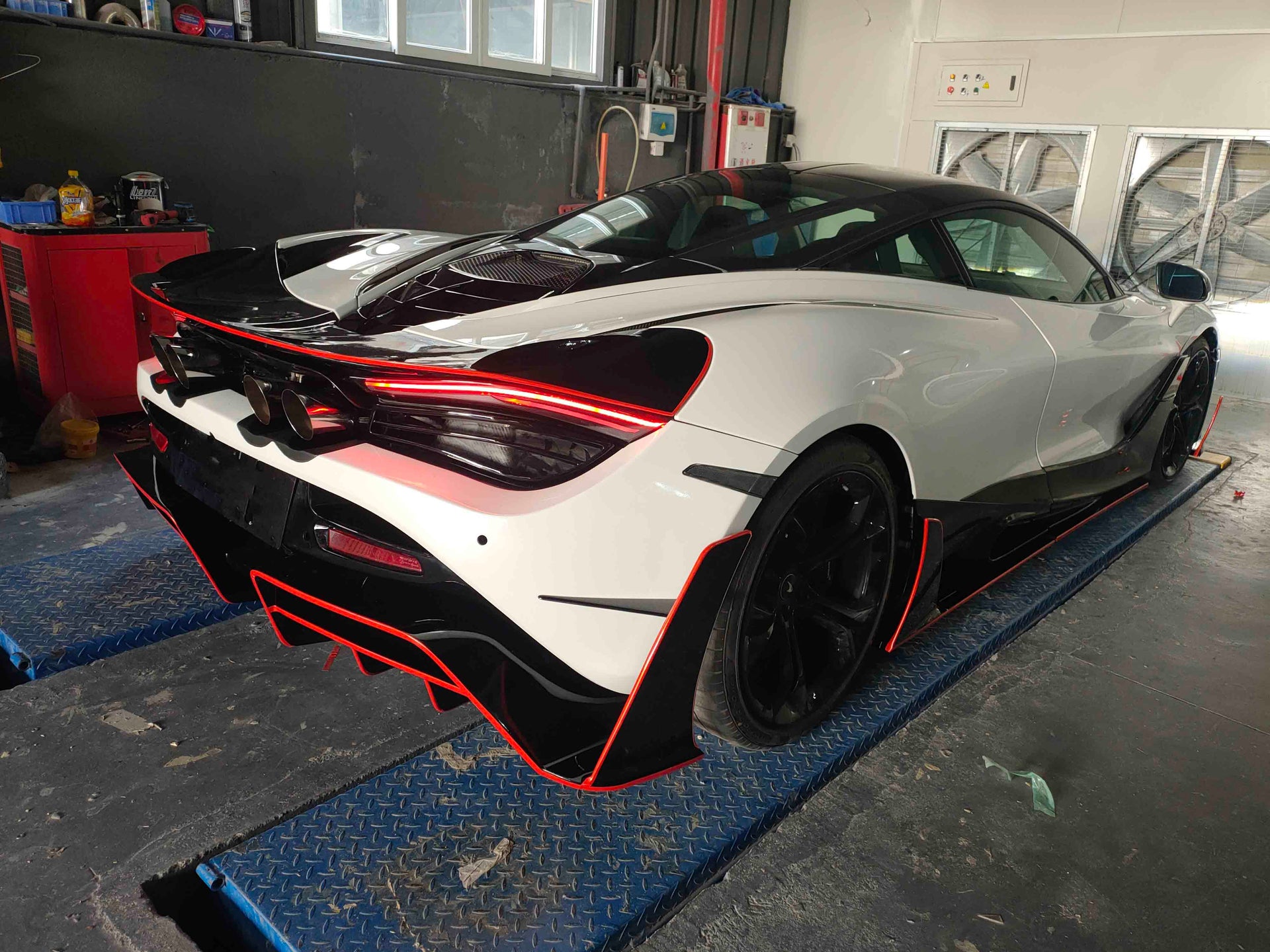 CARBON FIBER BODY KIT for MCLAREN 720S