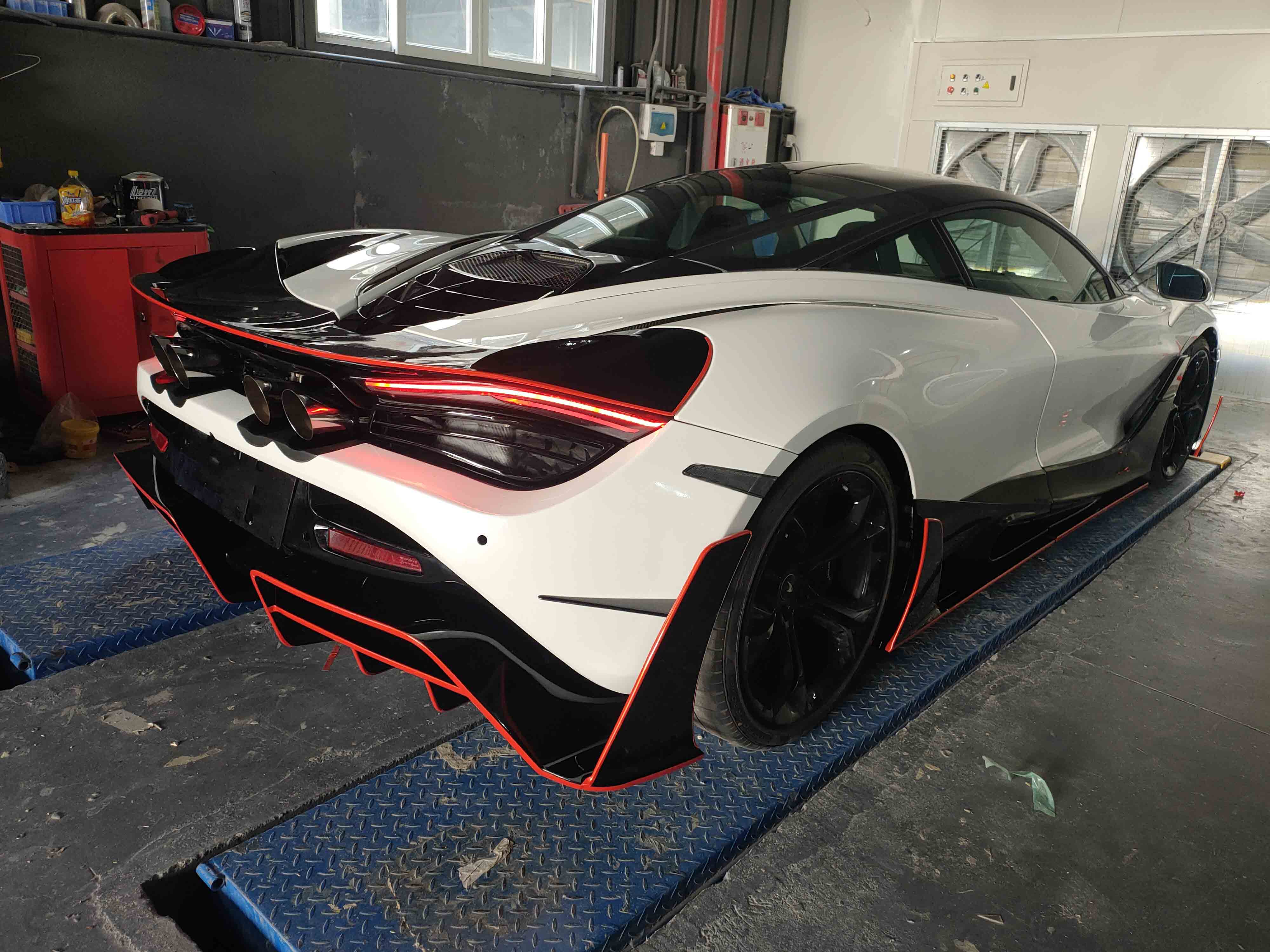 CARBON FIBER BODY KIT for MCLAREN 720S – Forza Performance Group