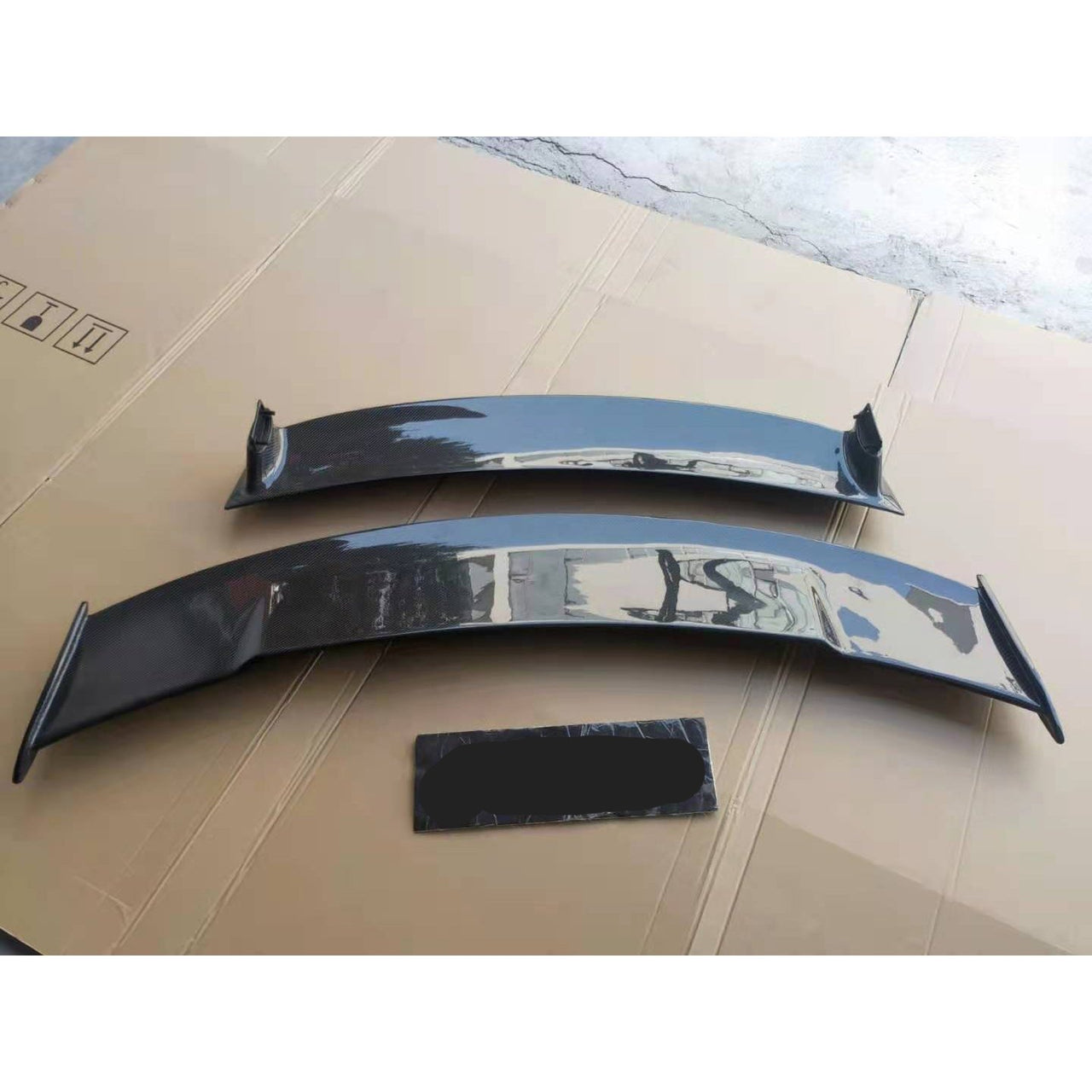 CARBON FIBER REAR WING SPOILER for AMG GT X290 GT40 GT43 GT50 GT53 2019+

Set includes:

Rear Wing Spoiler

Material: Carbon Fiber

Note: Professional installation is required