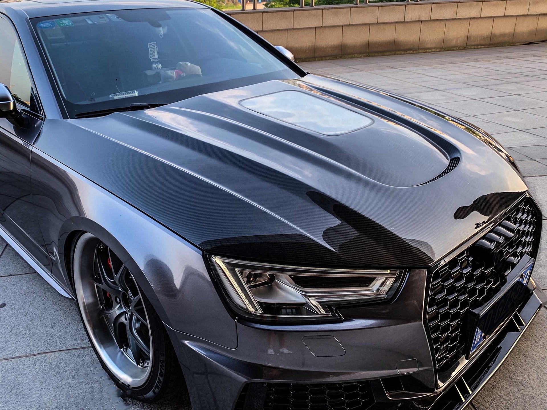 CARBON FIBER TEMPERED GLASS HOOD for AUDI A4 S4 B9 B9.5 2017+
Set include: 
Hood
Material: Carbon Fiber / Tempered Glass
NOTE: Professional installation is required 