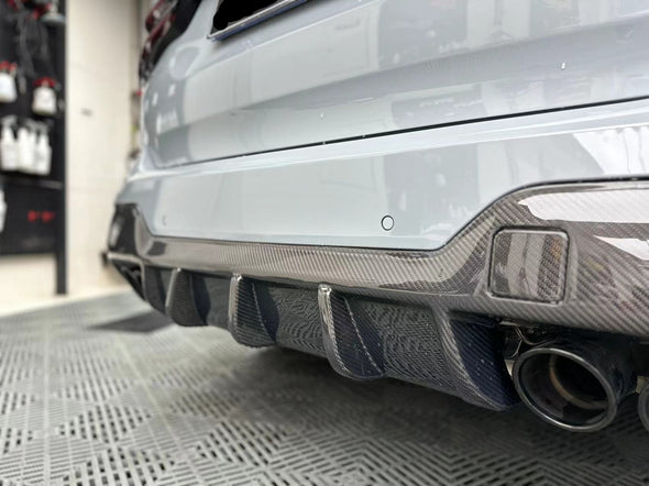 Carbon Front Lip And Rear Diffuser For BMW X3 G01 LCI X3M F97 2021+  Set include:  Front Lip Rear Diffuser Material: Carbon  Note: Professional installation is required