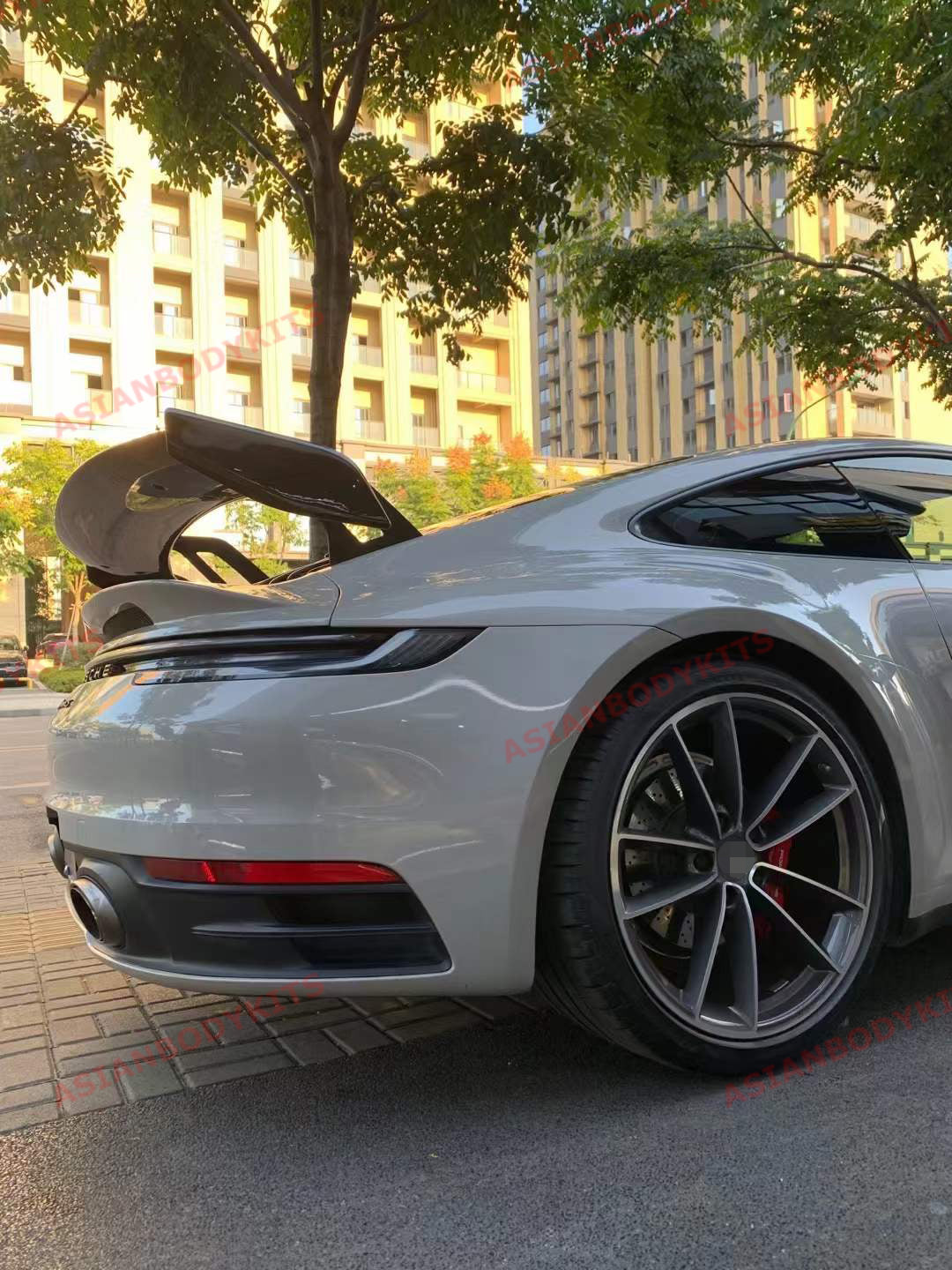 carbon rear wing spoiler/deck lid for PORSCHE 911 992