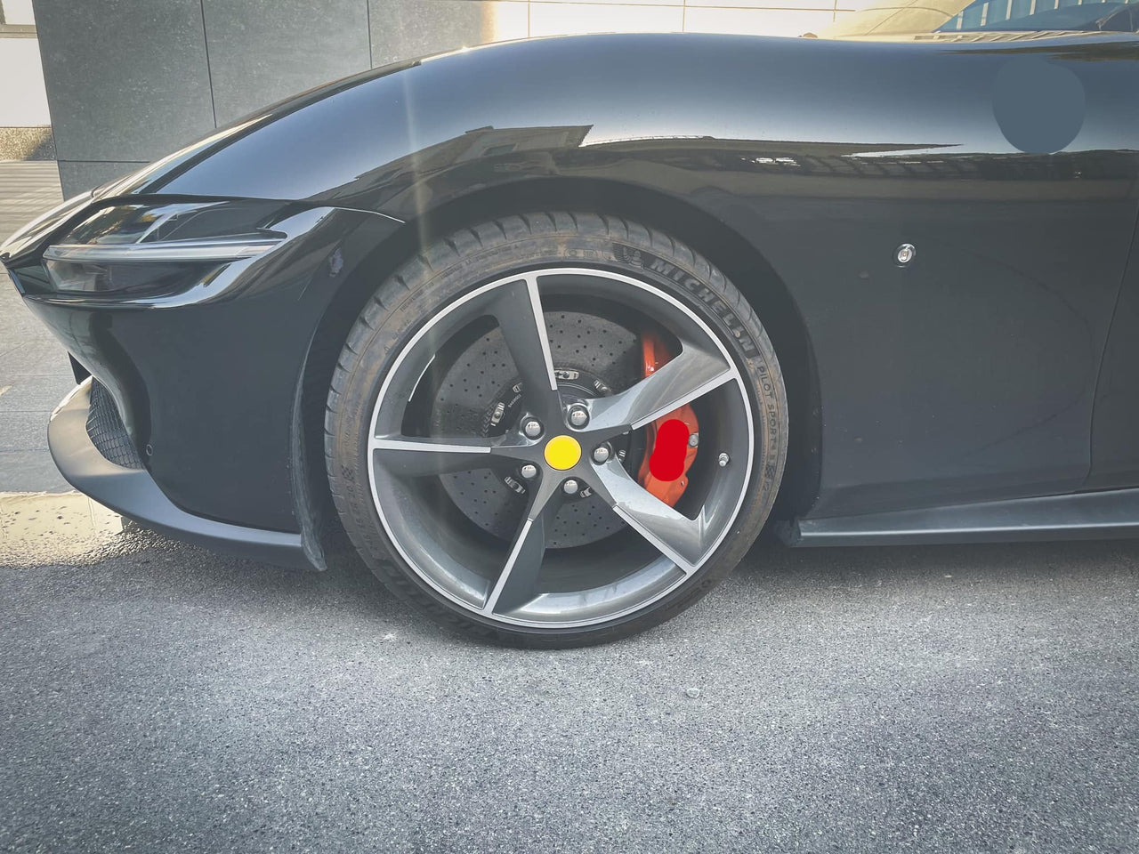 We produced premium quality forged wheels rims for  FERRARI ROMA  Our wheels sizes:   Front 21 x 9 ET 34  Rear 22 x 11.5 ET 39  Finishing: Gunmetal  Forged wheels can be produced in any wheel specs by your inquiries and we can provide our specs