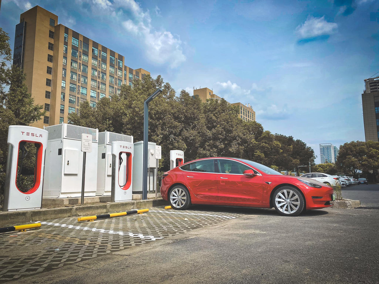 We produced premium quality forged wheels rims for  TESLA MODEL 3  Our wheels sizes:   Front 20 x 9 ET 34  Rear 20 x 9 ET 34  Finishing: Silver  Forged wheels can be produced in any wheel specs by your inquiries and we can provide our specs