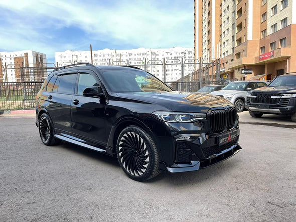 FORGIATO We produced premium quality forged wheels rims for  BMW X7 G07  Our wheels sizes:   Front 22 x 9.5 ET 22  Rear 22 x 10 ET 30  Finishing: Glossy Black + Machined Face  Forged wheels can be produced in any wheel specs by your inquiries and we can provide our specs