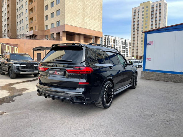 FORGIATO We produced premium quality forged wheels rims for  BMW X7 G07  Our wheels sizes:   Front 22 x 9.5 ET 22  Rear 22 x 10 ET 30  Finishing: Glossy Black + Machined Face  Forged wheels can be produced in any wheel specs by your inquiries and we can provide our specs