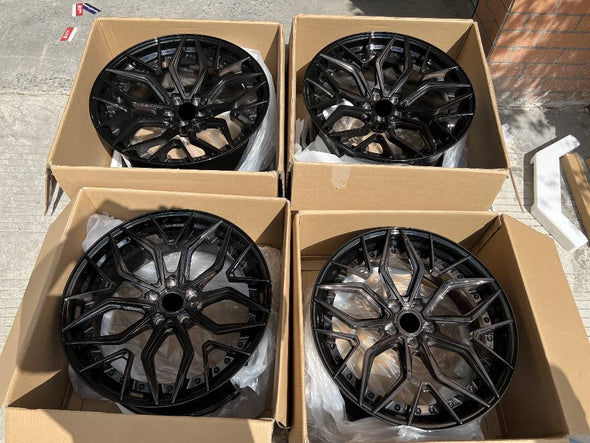 We produced premium quality forged wheels rims for  LAMBORGHINI HURACAN  Our wheels sizes:  Front 20 x 9 ET 30  Rear 21 x 12 ET 35  Finishing: Brushed Black  Forged wheels can be produced in any wheel specs by your inquiries and we can provide our specs