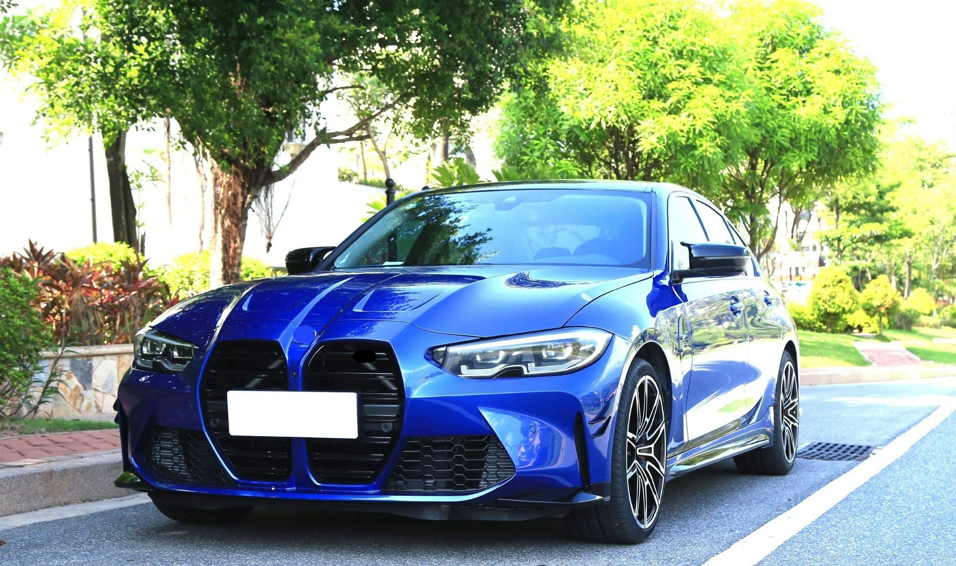 Conversion Body Kit For BMW 3 Series G20 G28 to M3 G80  Set include:    Hood Side Fenders Front Bumper Assembly Front Grille Side Skirts Exhaust Tips Rear Diffuser Rear Bumper Assembly Material: Fiberglass