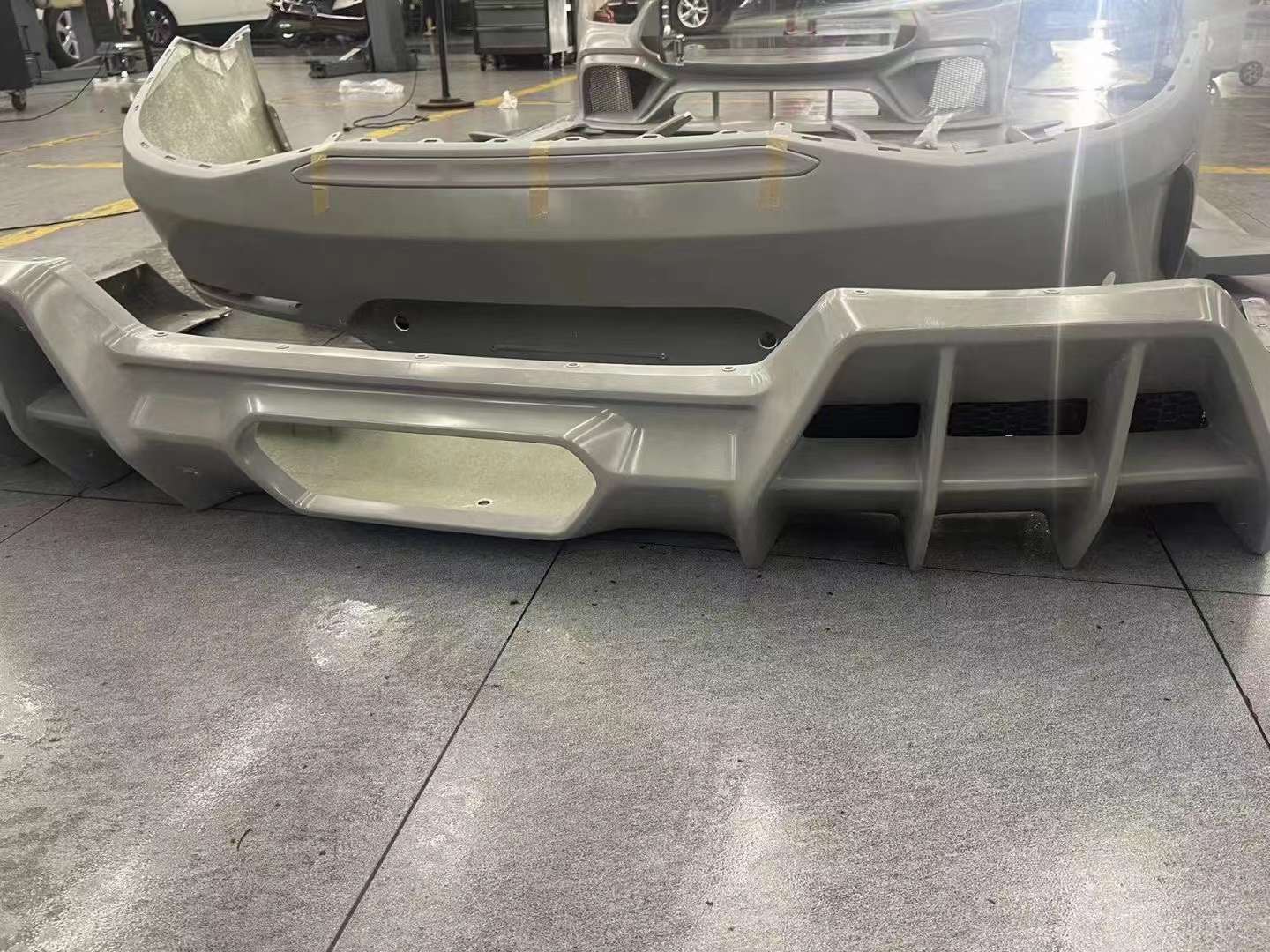 Conversion Body Kit For Mercedes Benz AMG GT GT43 GT50 GT53 GT63 GT63s To Diamont GT Kit  Set include:   Front Bumper Assembly Rear Bumper Assembly Rear Diffiser Side Skirts Side Trims Fenders Material: Plastic  NOTE: Professional installation is required