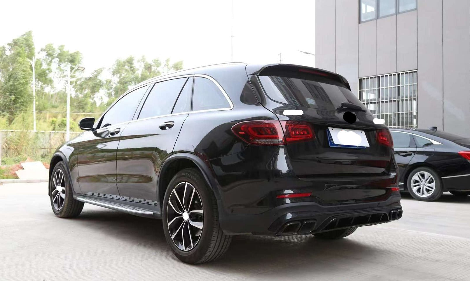 CONVERSION BODY KIT for MERCEDES BENZ GLC X253 2020 - 2022 UPGRADE to GLC 63S FACELIFT

Set includes:
Front Bumper Assembly
Front Grille
Side Fender Flares
Side Skirts
Rear Bumper Assembly
Exhaust Tips

Material: Plastic

Note: Professional installation is required