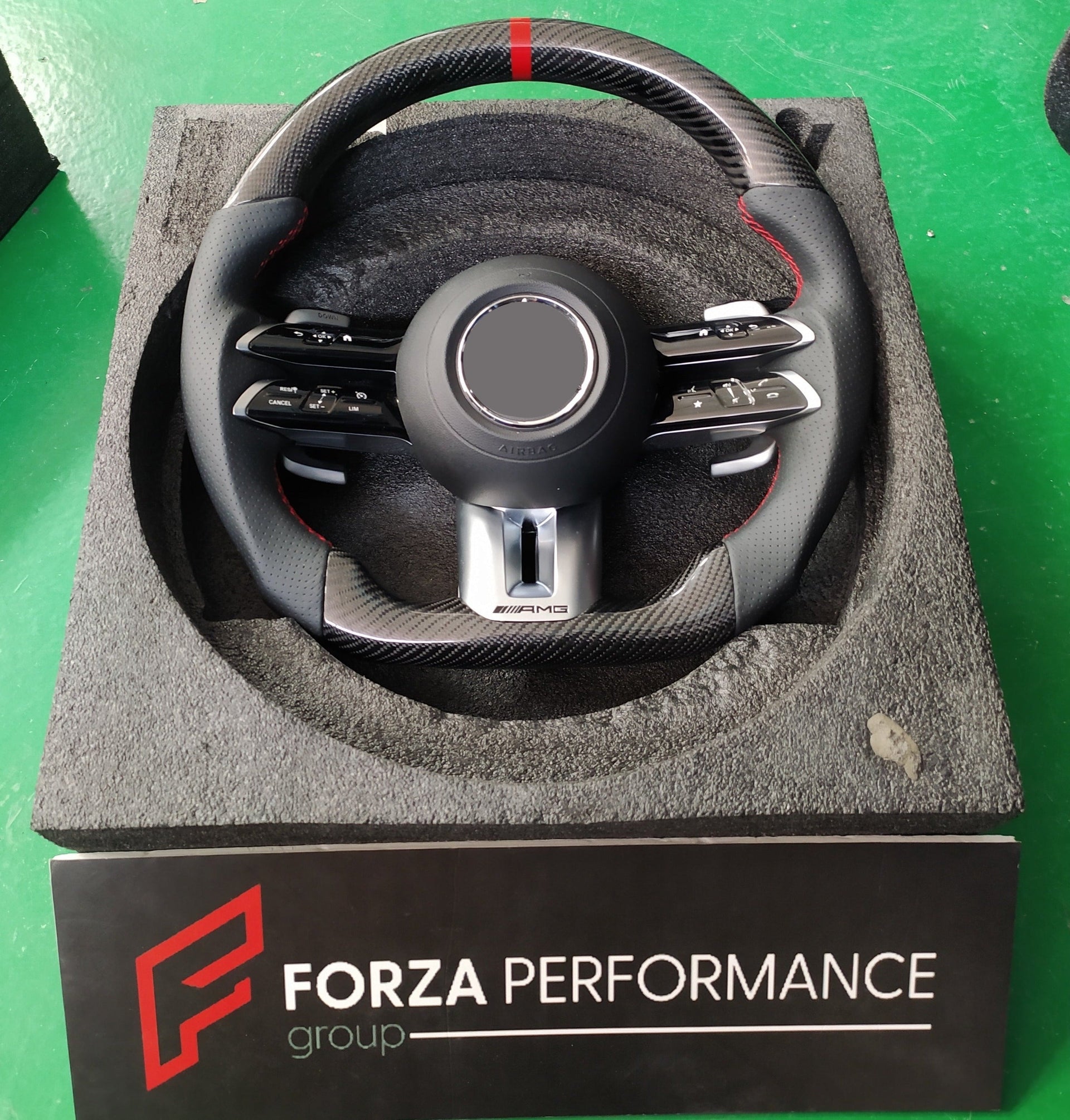 Custom Carbon Steering Wheel for MERCEDES-Benz C-class W206 C63S AMG C200 W205 W204