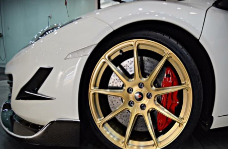 DMC Dry Carbon Body Kit For McLaren MP4-12C  Set include:  Front Bumper Front Lip Front Bumper Side Canards Side Skirts Roof Scoop Air Tunnel Rear Diffuser Rear Spoiler/Wing Material: Dry Carbon  Note: Professional installation is required