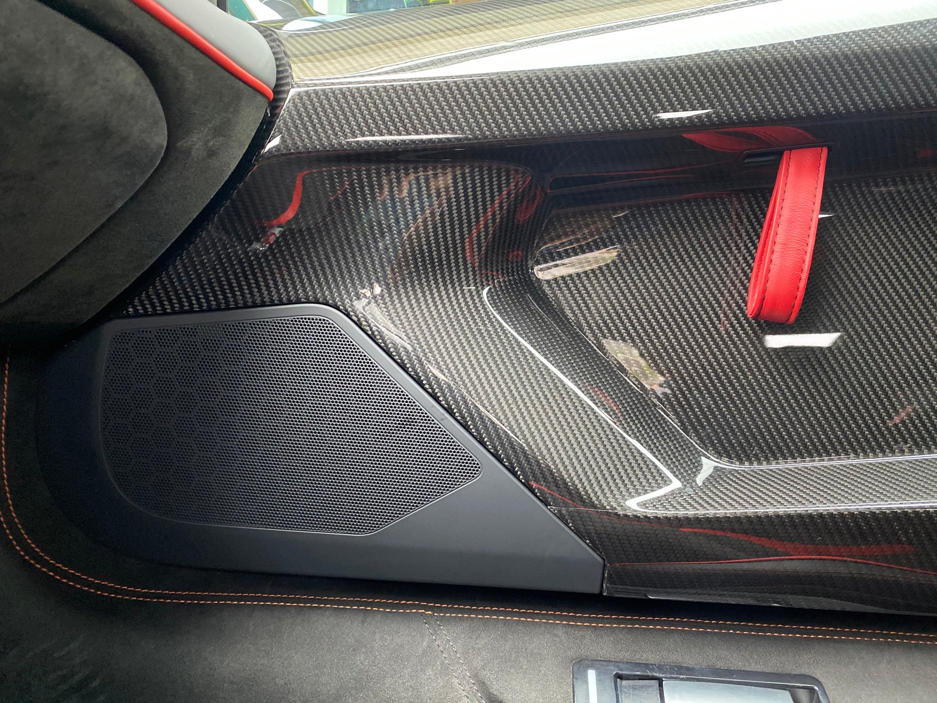 DOOR PANEL FOR LAMBORGHINI AVENTADOR 2011-2016  Material: Real Carbon Fiber