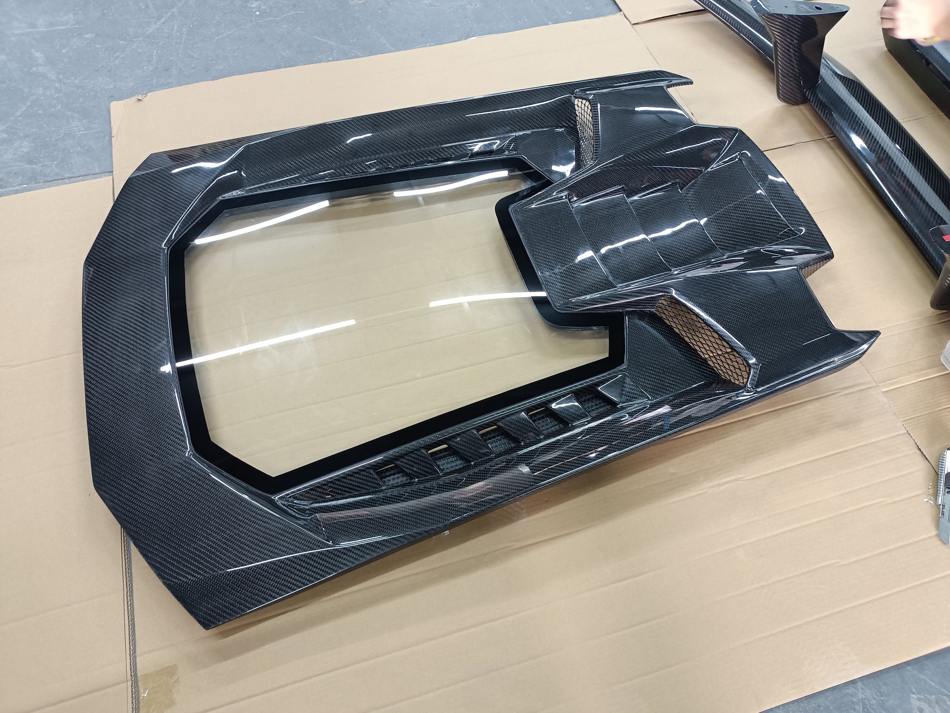 Dry Carbon Body Kit For Lamborghini Huracan LP580 - 610 EVO 2014+  Set include: Hood Duck Tail Spoiler Material: Dry Carbon  NOTE:    Professional installation is required during installation