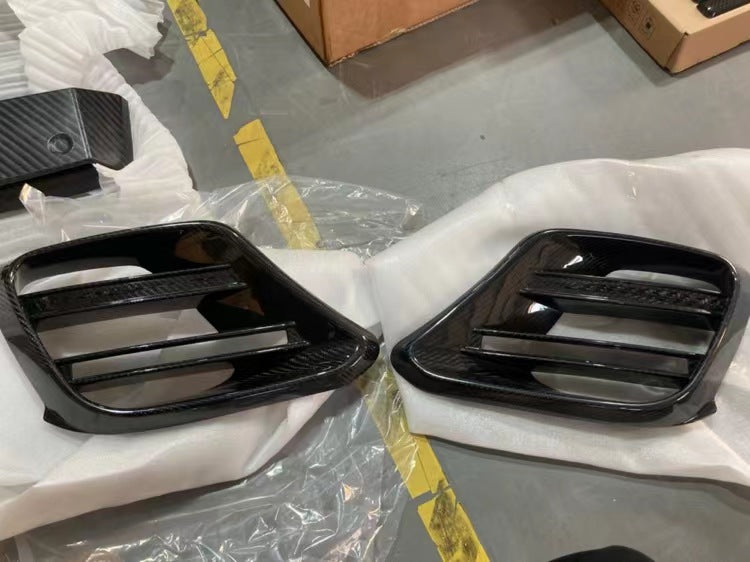 DRY CARBON BODY KIT for MERCEDES BENZ S CLASS AMG W223 2020+  Set includes:  Front Lip with LED Trunk Spoiler Rear Diffuser Air Vents