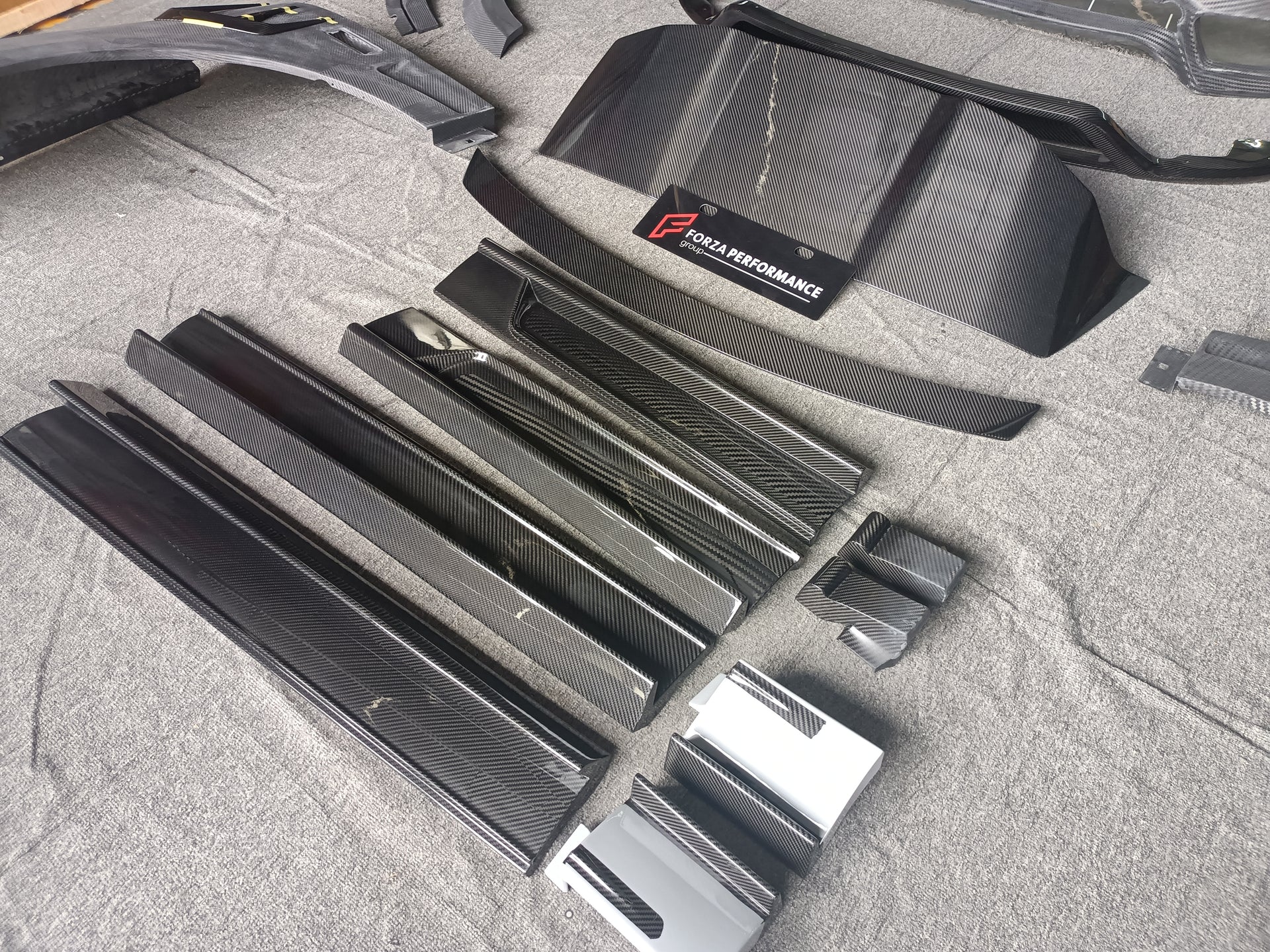Dry Carbon Body Kit For Rolls Royce Cullinan