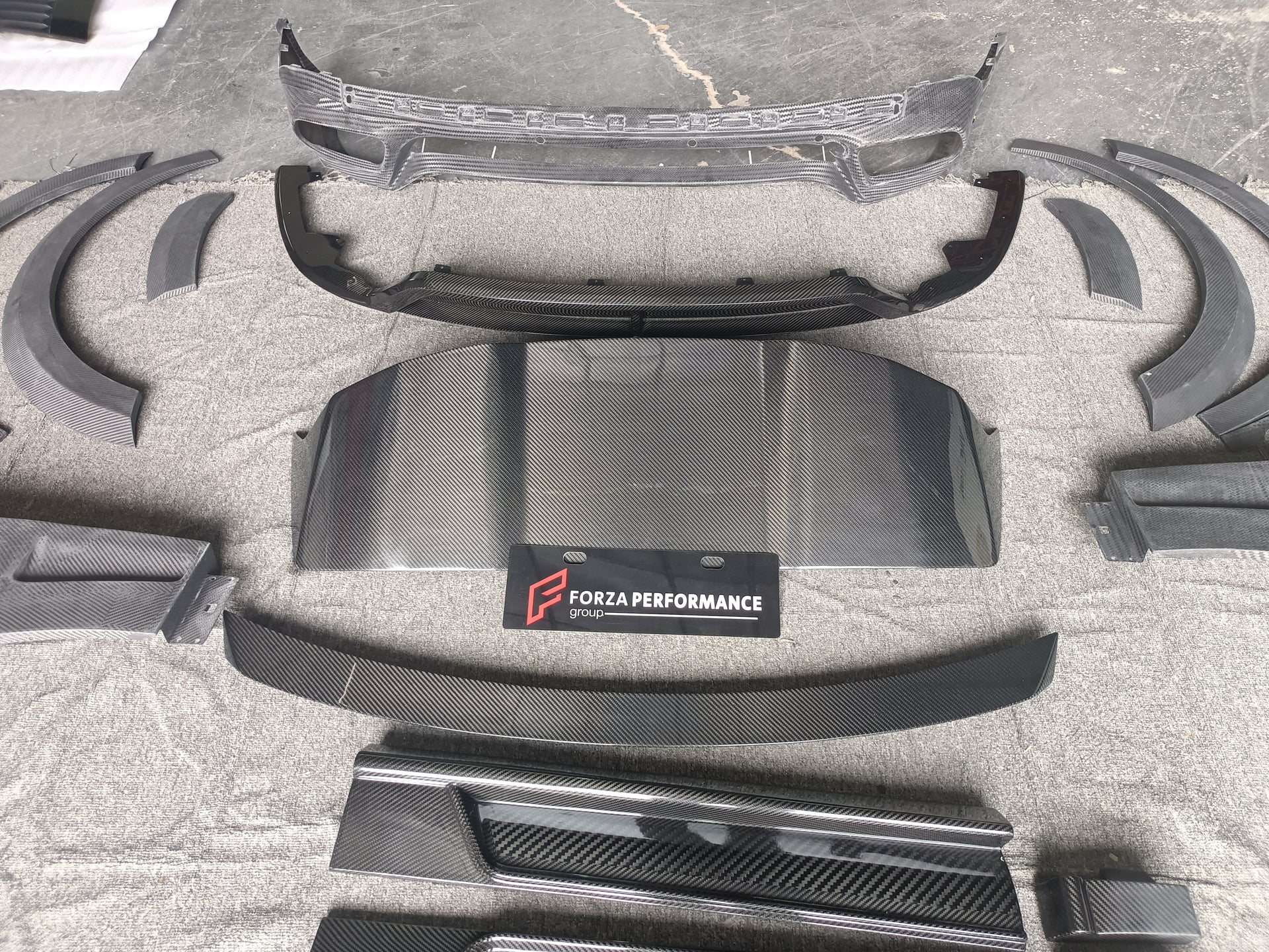 Dry Carbon Body Kit For Rolls Royce Cullinan