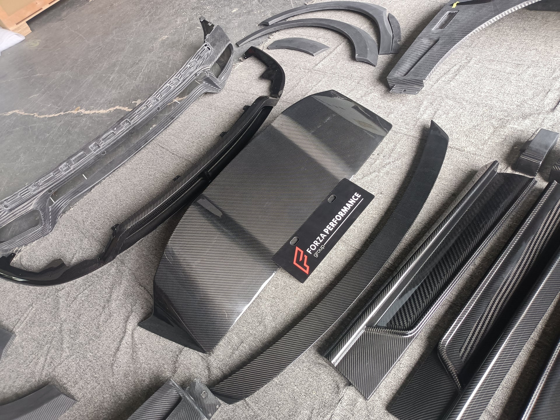 Dry Carbon Body Kit For Rolls Royce Cullinan
