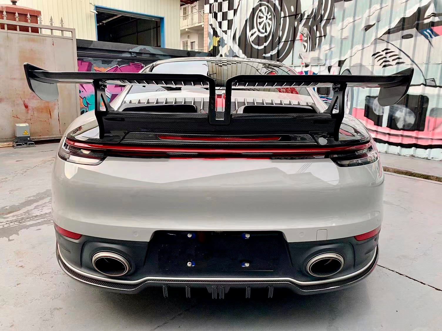 DRY CARBON BODY KIT V1 FOR PORSCHE 911 992