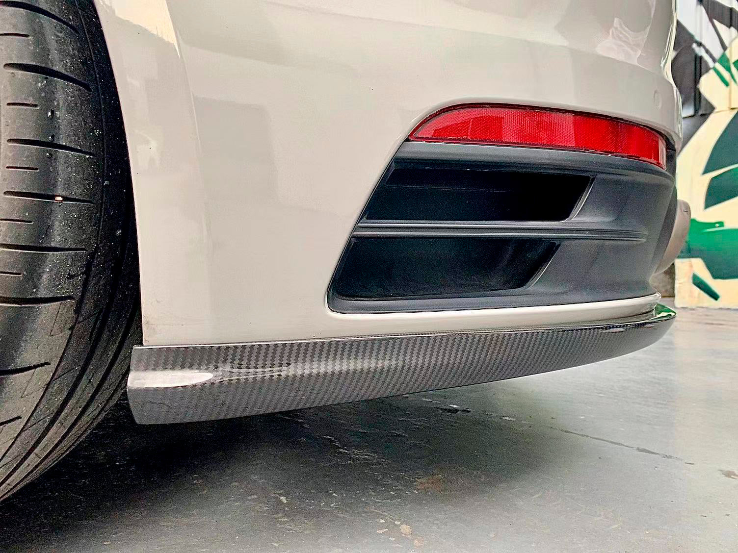 DRY CARBON BODY KIT V1 FOR PORSCHE 911 992