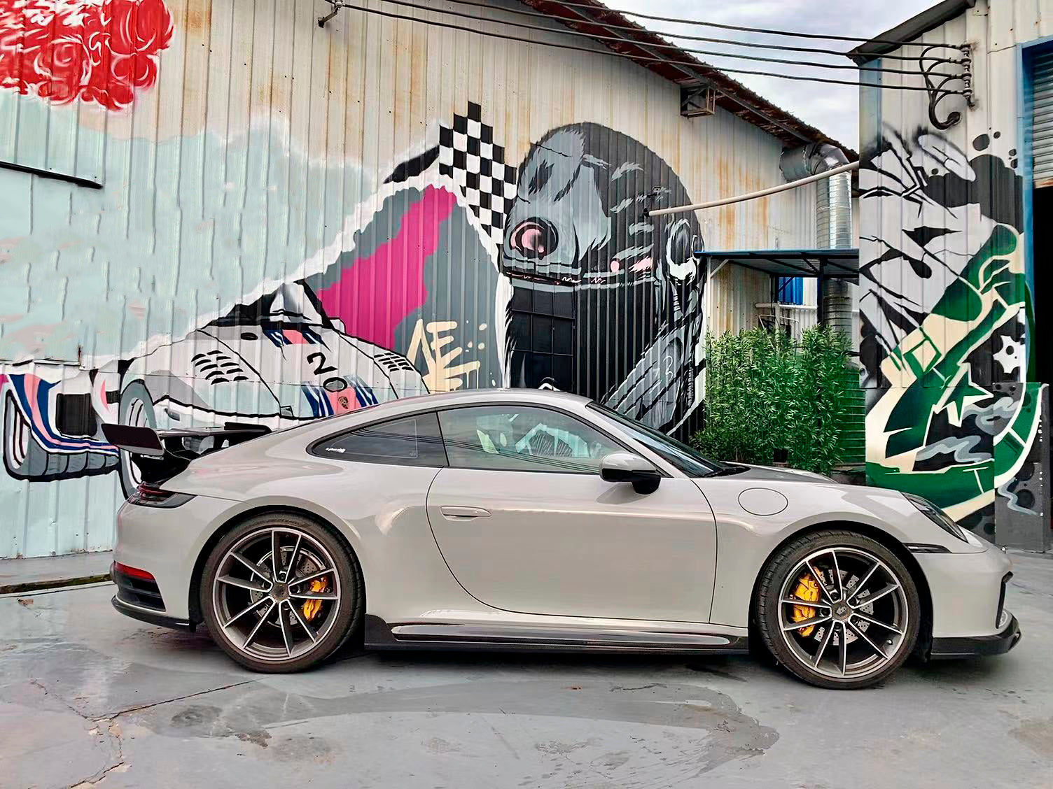 DRY CARBON BODY KIT V1 FOR PORSCHE 911 992