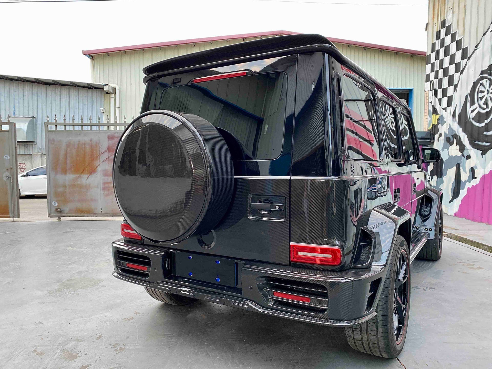 Dry Carbon Fiber Wide Body Kit for Mercedes-Benz G-Class W463A W464 2018+

Set includes:

Front Bumper
LED DRL
Hood | Bonnet
Front Fender Flares
Front Door Panels
Rear Fender Flares
Rear Door Panels
Rear Bumper
Roof Light bar with LED DRL
Roof Spoiler

Material: Dry Carbon Fiber

NOTE: Professional installation is required

Payment ►
Visa
Mastercard
PayPal with a credit card (add 4.4% at checkout)
Payoneer
Cryptocurrency
Shipment ►
By express DHL/UPS/TNT/FedEx
To the local international airport
Special line