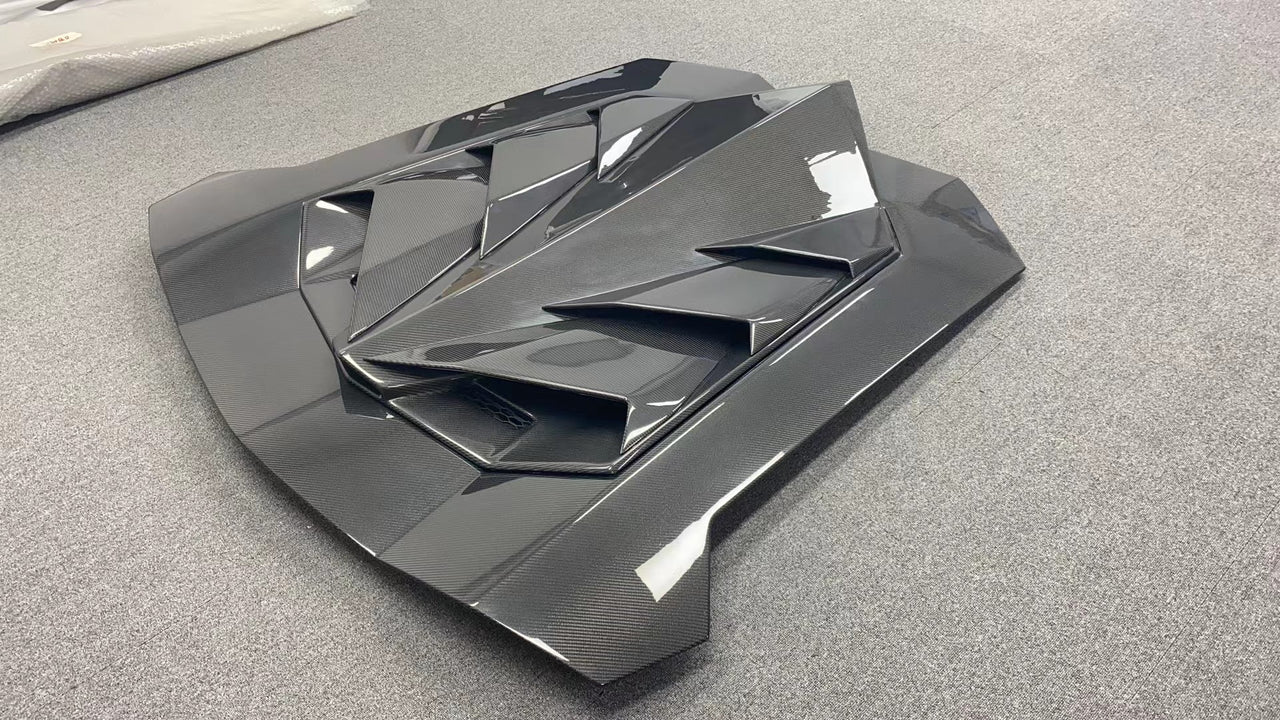 ENGINE COVER FOR AVENTADOR 2011+ Material: Real Carbon Fiber
