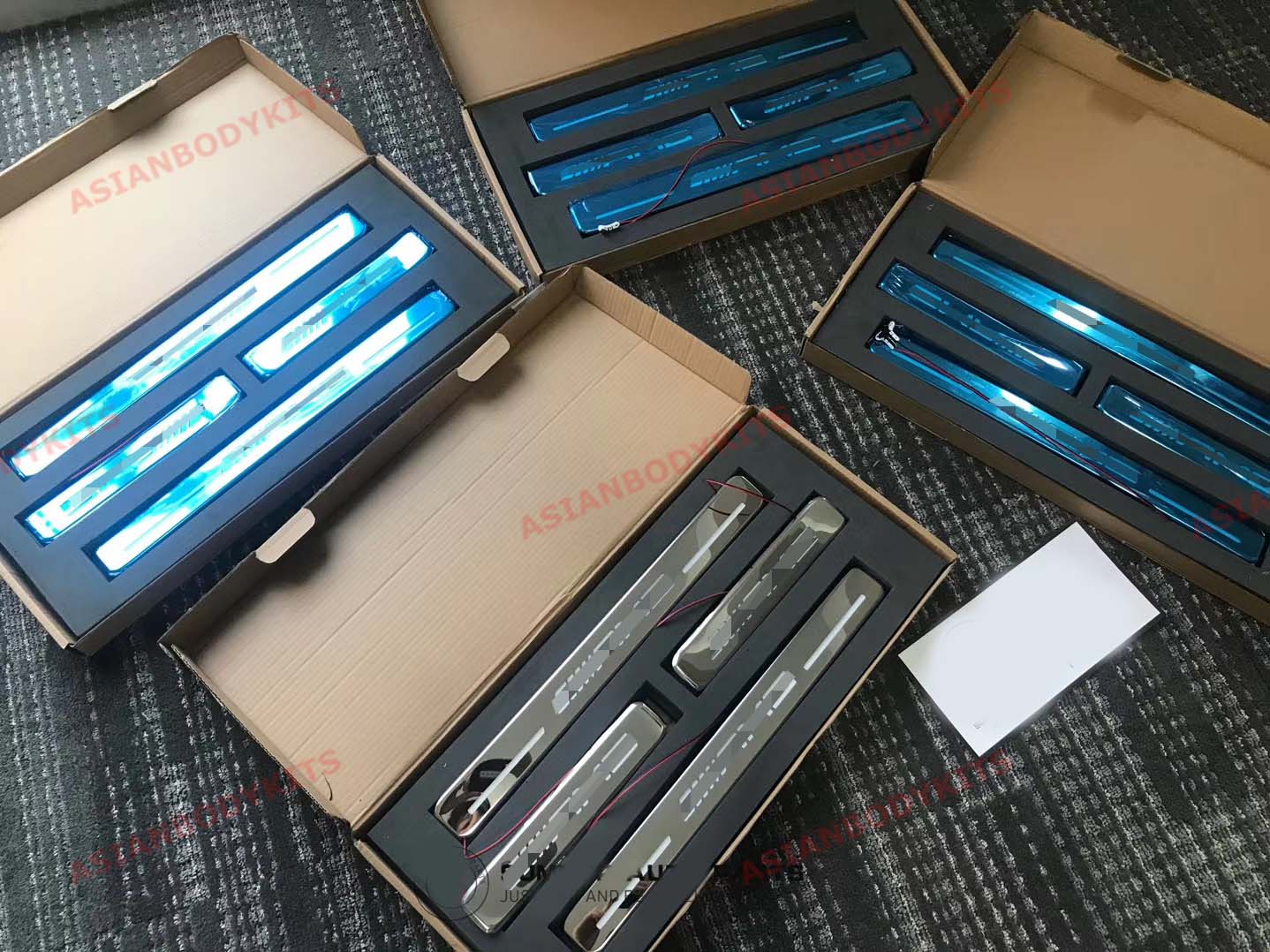 SILVER PAINTED ILLUMINATED DOOR SILL TRIM COVERS for MERCEDES BENZ G CLASS W463A W464 2018 - 2023

Set includes:

2 pcs for Front Doors
2 pcs for Rear Doors

Note: Professional installation is required. Need to remove OEM door sills