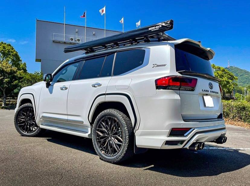 We manufacture premium quality forged wheels rims for   TOYOTA LAND CRUISER 300 LC 300 in any design, size, color.  Wheels size: 22 x 9.5  PCD: 6 X 139.7  CB: 95.1  Forged wheels can be produced in any wheel specs by your inquiries and we can provide our specs