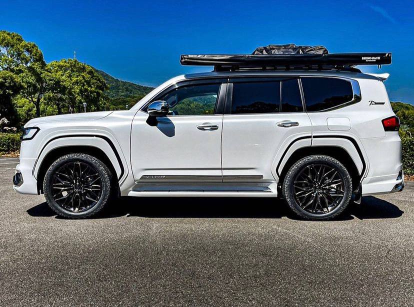We manufacture premium quality forged wheels rims for   TOYOTA LAND CRUISER 300 LC 300 in any design, size, color.  Wheels size: 22 x 9.5  PCD: 6 X 139.7  CB: 95.1  Forged wheels can be produced in any wheel specs by your inquiries and we can provide our specs