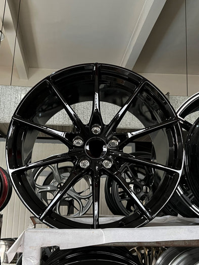 We manufacture premium quality forged wheels rims for   PORSCHE TAYCAN in any design, size, or color.  Wheels size:  Front 21 x 9.5 ET 60  Rear 21 x 11.5 ET 66  PCD: 5 x 130  CB: 71.6 mm  Forged wheels can be produced in any wheel specs by your inquiries and we can provide our specs