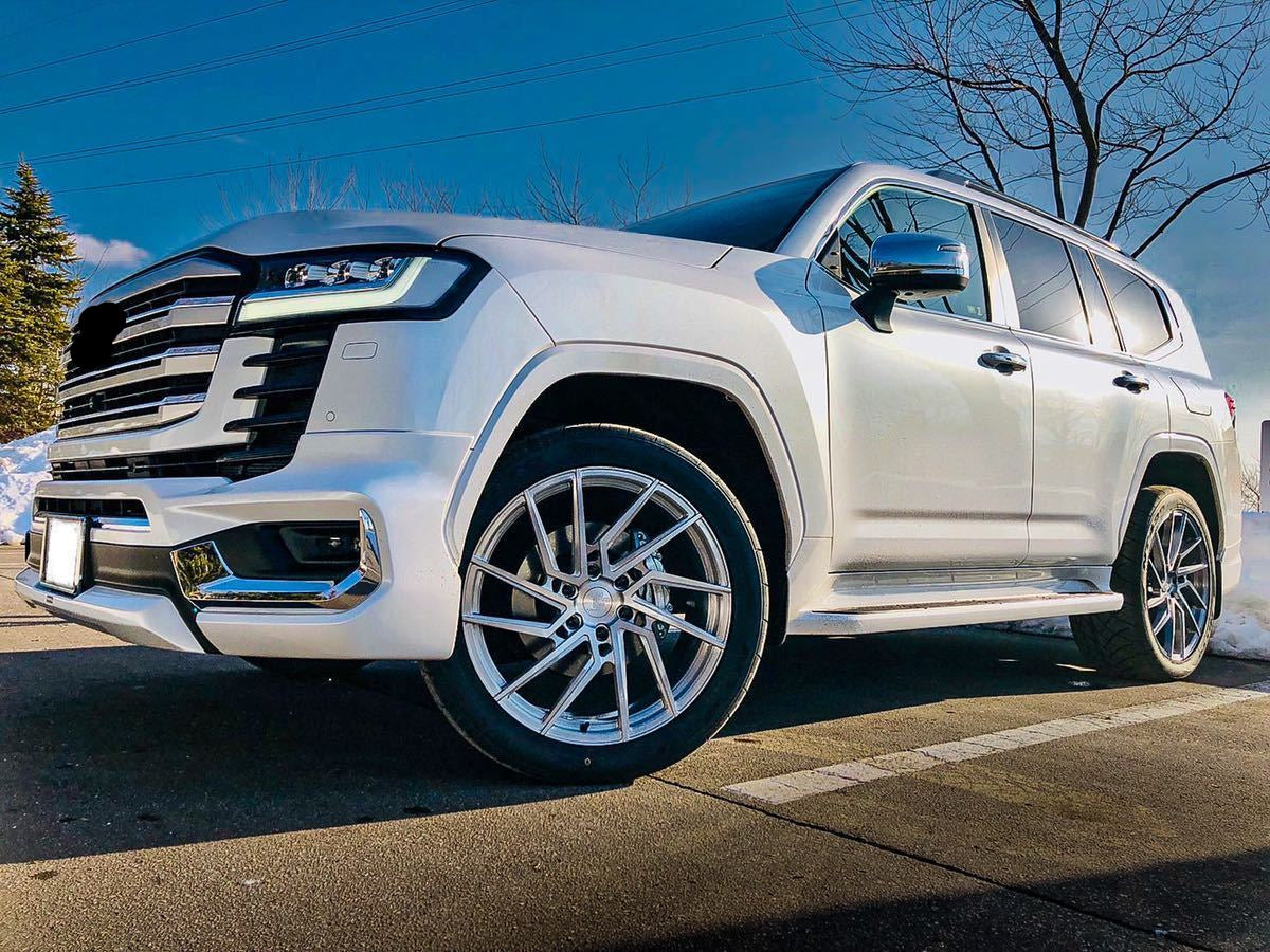We manufacture premium quality forged wheels rims for   TOYOTA LAND CRUISER 300 LC 300 in any design, size, color.  Wheels size: 22 x 9.5  PCD: 6 X 139.7  CB: 95.1  Forged wheels can be produced in any wheel specs by your inquiries and we can provide our specs