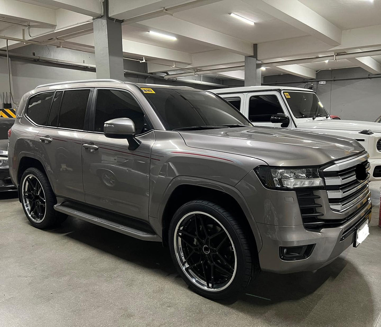 We manufacture premium quality forged wheels rims for   TOYOTA LAND CRUISER 300 LC 300 in any design, size, color.  Wheels size: 22 x 9.5  PCD: 6 X 139.7  CB: 95.1  Forged wheels can be produced in any wheel specs by your inquiries and we can provide our specs